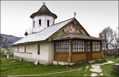 Lăcaşuri de cult din România; Biserica de lemn Naşterea Maicii Domnului; ; ; 1834; 1878-1879; 1930; 1834; 1930; Biserică de lemn; ortodox; Orthodox; orthodoxe; GĂNEŞTI; PIETROŞANI; Argeş; Protopopiatul Curtea de Argeş; Episcopia Argeşului; Mitropolia Munteniei şi Dobrogei; 