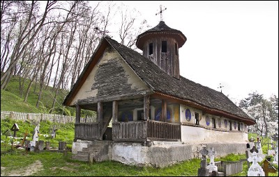 Lăcaşuri de cult din România; Biserica de lemn Sf. Nicolae,Sf. Gheorghe,Sf. Împăraţi Constantin şi Elena; ; ; 1808; 1801; ; Biserică de lemn; ortodox; Orthodox; orthodoxe; ROBAIA; MUŞĂTEŞTI; Argeş; Protopopiatul Curtea de Argeş; Episcopia Argeşului; Mitropolia Munteniei şi Dobrogei; 