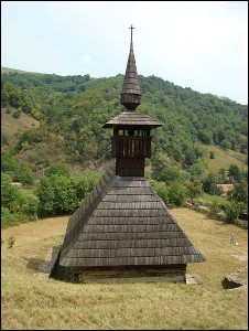 Lăcaşuri de cult din România; Biserica de lemn Sf. Trei Ierarhi; ; ; 3/4 sec. XVIII – 1782; 1776; 1782; Biserică de lemn; ortodox; Orthodox; orthodoxe; TROAŞ; SĂVÂRŞIN; Arad; Protopopiatul Lipova; Episcopia Aradului; Mitropolia Banatului; 