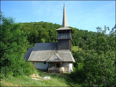 Lăcaşuri de cult din România; Biserica de lemn Cuvioasa Paraschiva; ; ; sec. XVIII, refăcută în 1865; 1701; 1800; Biserică de lemn; ortodox; Orthodox; orthodoxe; RIBICIOARA; RIBIŢA; Hunedoara; ; Episcopia Aradului; Mitropolia Banatului; 