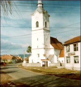 Lăcaşuri de cult din România; Biserica romano-catolică Sf. Ioan; ; ; sec. XV; sec. XVIII; sec. XIX; 1401; 1500; Biserică; romano-catolic; Roman-Catholic; roman-catholique; VALEA STRÂMBĂ; SUSENI; Harghita; ; Arhiepiscopia Romano-Catolică Alba-Iulia; Biserica Romano-Catolică din România; 