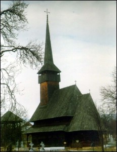 Lăcaşuri de cult din România; Biserica de lemn Sf. Arhangheli; ; ; 1717; 1716; ; Biserică de lemn; ortodox; Orthodox; orthodoxe; ROZAVLEA; ROZAVLEA; Maramureş; Protopopiatul Ortodox român Vişeu; Episcopia Maramureşului şi a Sătmarului; Mitropolia Clujului, Albei, Crişanei şi Maramureşului; 