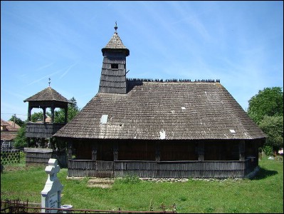 Lăcaşuri de cult din România; Biserica de lemn Sf. Arhangheli; ; ; sec. XIX; 1801; 1900; Biserică de lemn; ortodox; Orthodox; orthodoxe; CUCI; CUCI; Mureş; Protopopiatul Luduş; Arhiepiscopia Alba Iuliei; Mitropolia Clujului, Albei, Crişanei şi Maramureşului; 