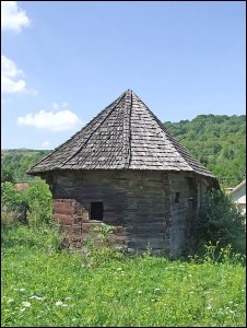 Lăcaşuri de cult din România; Biserica de lemn Sf. Arhangheli; ; ; 1750; 1750; ; Biserică de lemn; ortodox; Orthodox; orthodoxe; SUB PĂDURE; GĂNEŞTI; Mureş; ; Arhiepiscopia Alba Iuliei; Mitropolia Clujului, Albei, Crişanei şi Maramureşului; 