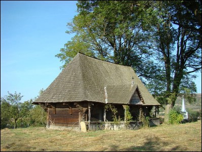 Lăcaşuri de cult din România; Biserica de lemn Sf. Arhangheli; ; ; sec. XVIII; 1701; 1800; Biserică de lemn; ortodox; Orthodox; orthodoxe; PĂCURENI; GLODENI; Mureş; ; Arhiepiscopia Alba Iuliei; Mitropolia Clujului, Albei, Crişanei şi Maramureşului; 