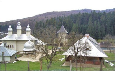 Lăcaşuri de cult din România; Mănăstirea Almaş; ; ; 1990-1996; 1990; 1996; Mănăstire; ortodox; Orthodox; orthodoxe; ALMAŞ; GÂRCINA; Neamţ; Protopopiatul Piatra Neamţ; Arhiepiscopia Iaşilor; Mitropolia Moldovei şi Bucovinei; 
