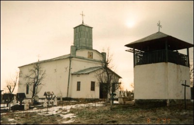 Lcauri de cult din Romnia; Biserica Sf. Nicolae; ; ; 1786 - 1798; refcut 1824; 1786; 1798; Biseric; ortodox; Orthodox; orthodoxe; COMANCA; DEVESELU; Olt; Protoieria Caracal, Cod fiscal: 4284630, Adresa: Str. Nicolae Titulescu nr. 8, Str. Nicolae Titulescu, 8, TEL/FAX: 0249-512060, 0728107831, 0745597225, Protoiereu PC. Pr. Marin Rducanu.; Episcopia Slatinei i Romanailor; Mitropolia Olteniei; 