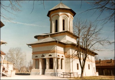 Lăcaşuri de cult din România; Biserica Sf. Nicolae; ; ; 1509-1596; 1509; 1596; Biserică; ortodox; Orthodox; orthodoxe; FĂLCOIU; FĂLCOIU; Olt; Protoieria Caracal, Cod fiscal: 4284630, Adresa: Str. Nicolae Titulescu nr. 8, Str. Nicolae Titulescu, 8, TEL/FAX: 0249-512060, 0728107831, 0745597225, Protoiereu PC. Pr. Marin Răducanu.; Episcopia Slatinei şi Romanaţilor; Mitropolia Olteniei; 
