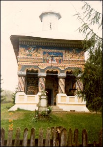 Lăcaşuri de cult din România; Biserica Adormirea Maicii Domnului; ; ; 1807; 1807; ; Biserică; ortodox; Orthodox; orthodoxe; LELEASCA; LELEASCA; Olt; Protoieria Slatina II Nord, Cod Fiscal: 15022767, Adresa: Str. Dinu Lipati, Nr. 21, Tel/Fax: 0249-420112, 0728107836, Protoiereu Pc Pr. Nicolae Nicolaescu.; Episcopia Slatinei şi Romanaţilor; Mitropolia Olteniei; 
