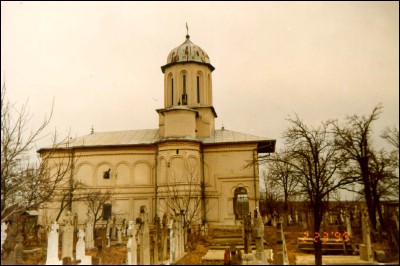 Lăcaşuri de cult din România; Biserica Sf. Nicolae,Sf. Apostoli Petru şi Pavel; ; ; 1781; rep. în 1923-1924, 1927; 1781; ; Biserică; ortodox; Orthodox; orthodoxe; REŞCA; DOBROSLOVENI; Olt; Protoieria Caracal, Cod fiscal: 4284630, Adresa: Str. Nicolae Titulescu nr. 8, Str. Nicolae Titulescu, 8, TEL/FAX: 0249-512060, 0728107831, 0745597225, Protoiereu PC. Pr. Marin Răducanu.; Episcopia Slatinei şi Romanaţilor; Mitropolia Olteniei; 