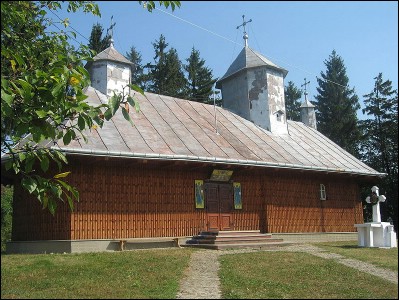 Lăcaşuri de cult din România; Biserica de lemn Înălţarea Domnului; ; ; sec. XVIII; 1701; 1800; Biserică de lemn; ortodox; Orthodox; orthodoxe; DĂRMĂNEŞTI; DĂRMĂNEŞTI; Suceava; Protopopiatul Rădăuţi; Arhiepiscopia Sucevei şi a Rădăuţilor; Mitropolia Moldovei şi Bucovinei; 
