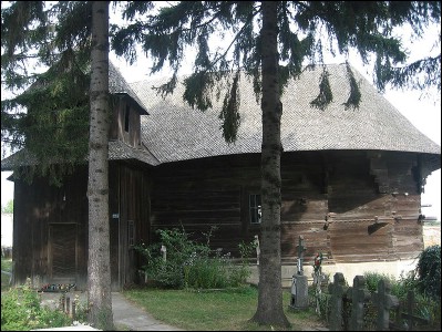 Lăcaşuri de cult din România; Biserica de lemn Adormirea Maicii Domnului şi Sf. Spiridon; ; ; 1780; 1780; ; Biserică de lemn; ortodox; Orthodox; orthodoxe; DRĂGUŞENI; DRĂGUŞENI; Suceava; Protopopiatul Fălticeni; Arhiepiscopia Sucevei şi a Rădăuţilor; Mitropolia Moldovei şi Bucovinei; 