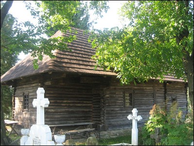 Lăcaşuri de cult din România; Biserica de lemn Adormirea Maicii Domnului; ; ; 1752; 1752; ; Biserică de lemn; ortodox; Orthodox; orthodoxe; BILCA; BILCA; Suceava; Protopopiatul Rădăuţi; Arhiepiscopia Sucevei şi a Rădăuţilor; Mitropolia Moldovei şi Bucovinei; 