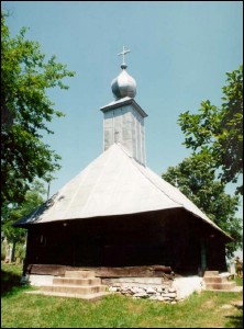 Lăcaşuri de cult din România; Biserica de lemn Sf. Dumitru; ; ; sec. XVII, pictată sec. XVIII; 1601; 1700; Biserică de lemn; ortodox; Orthodox; orthodoxe; DUBEŞTI; OHABA LUNGĂ; Timiş; ; Arhiepiscopia Timişoarei; Mitropolia Banatului; 