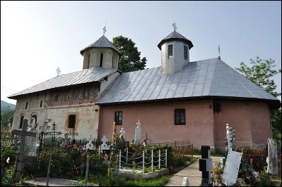 Lăcaşuri de cult din România; Biserica de lemn Buna Vestire; ; ; 1795, ref. 1823, 1890; 1795; ; Biserică de lemn; ortodox; Orthodox; orthodoxe; BĂRBĂTEŞTI; BĂRBĂTEŞTI; Vâlcea; ; Episcopia Râmnicului; Mitropolia Olteniei; 