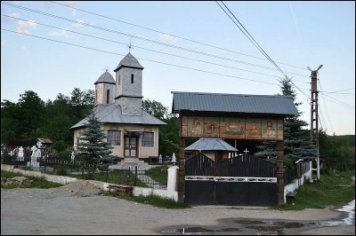 Lăcaşuri de cult din România; Biserica de lemn Adormirea Maicii Domnului; ; ; 1811; 1811; ; Biserică de lemn; ortodox; Orthodox; orthodoxe; CERNELELE; PĂUŞEŞTI; Vâlcea; ; Arhiepiscopia Râmnicului; Mitropolia Olteniei; 