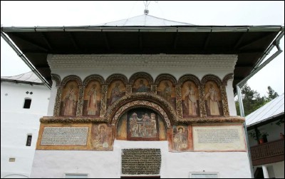 Lăcaşuri de cult din România; Schitul Intrarea în biserică a Maicii Domnului Iezer; Schitul Iezer; ; sec.XIV, 1559; 1401; 1559; Schit; ortodox; Orthodox; orthodoxe; CHEIA, oraş BĂILE OLĂNEŞTI; ; Vâlcea; Protopopiatul Râmnicu Vâlcea; Episcopia Râmnicului; Mitropolia Olteniei; 