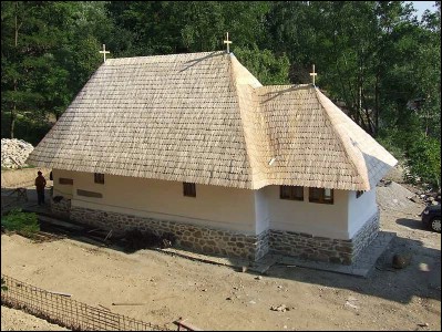 Lăcaşuri de cult din România; Biserica de lemn Adormirea Maicii Domnului; ; ; 1801; 1801; ; Biserică de lemn; ortodox; Orthodox; orthodoxe; COSTEŞTI; COSTEŞTI; Vâlcea; ; Arhiepiscopia Râmnicului; Mitropolia Olteniei; 