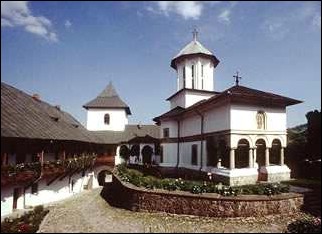 Lăcaşuri de cult din România; Mănăstirea Adormirea Maicii Domnului Govora
Govora; Mănăstirea Govora; ; 1492-1496, ref. 1640, rep. 1711, ref. 1783; 1492; 1496; Mănăstire; ortodox; Orthodox; orthodoxe; SCĂRIŞOARA; MIHĂEŞTI; Vâlcea; ; Episcopia Râmnicului; Mitropolia Olteniei; 