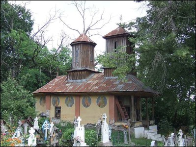 Lăcaşuri de cult din România; Biserica de lemn Cuvioasa Paraschiva; ; ; 1766, ref. 1803; 1766; ; Biserică de lemn; ortodox; Orthodox; orthodoxe; MĂGURENI; GUŞOENI; Vâlcea; ; Arhiepiscopia Râmnicului; Mitropolia Olteniei; 