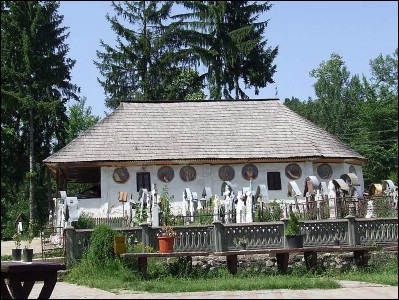 Lăcaşuri de cult din România; Biserica de lemn Sfinţii Voievozi; ; ; 1865; 1865; ; Biserică de lemn; ortodox; Orthodox; orthodoxe; PIETRARII DE SUS; PIETRARI; Vâlcea; ; Episcopia Râmnicului; Mitropolia Olteniei; 