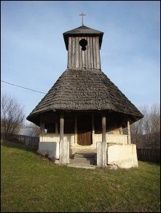Lăcaşuri de cult din România; Biserica de lemn Sfinţii Voievozi; ; ; sec. XVIII; 1701; 1800; Biserică de lemn; ortodox; Orthodox; orthodoxe; STĂNEŞTI; STOILEŞTI; Vâlcea; ; Arhiepiscopia Râmnicului; Mitropolia Olteniei; 