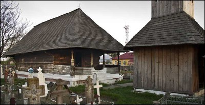 Lăcaşuri de cult din România; Biserica de lemn Sfinţii Voievozi; ; ; 1818; 1818; ; Biserică de lemn; ortodox; Orthodox; orthodoxe; ŞTEFĂNEŞTI; ŞTEFĂNEŞTI; Vâlcea; ; Arhiepiscopia Râmnicului; Mitropolia Olteniei; 