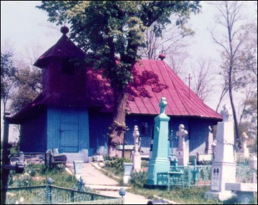 Lăcaşuri de cult din România; Biserica de lemn Sf. Nicolae; ; ; cca.1818; reparaţii 1839, 1899,1913 (înlocuită şindrila cu tabla, pardoseală de piatră înlocuită cu lemn, căptuşită cu scândură la interior şi exterior), 1939,1958 (recăptuşită cu scândură); 1818; ; Biserică de lemn; ortodox; Orthodox; orthodoxe; CĂZĂNEŞTI, oraş NEGREŞTI; ; Vaslui; ; Episcopia Huşilor; Mitropolia Moldovei şi Bucovinei; 