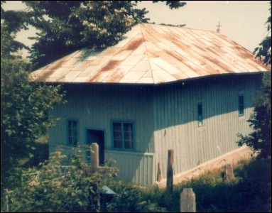 Lăcaşuri de cult din România; Biserica de lemn Adormirea Maicii Domnului; ; ; 1777, reparaţii în 1896-1897 (înlocuirea şindrilei cu tablă şi căptuşită cu scândură); 1777; ; Biserică de lemn; ortodox; Orthodox; orthodoxe; CÂRJOANI; POGANA; Vaslui; Protoieria Bârlad; Episcopia Huşilor; Mitropolia Moldovei şi Bucovinei; 