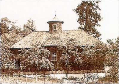 Lăcaşuri de cult din România; Biserica de lemn Sf. Nicolae a fostului Schit Cârtibaşi; Biserica fostului schit Cârtibaşi; ; sec. XVIII, ref.1833, transf.(reacoperită cu şindrilă) 1927, acoperişul turlei - tablă 1833, 1990 înlocuită şindrila cu tablă; 1701; 1800; Biserică de lemn; ortodox; Orthodox; orthodoxe; CÂRŢIBAŞI; BOGDĂNIŢA; Vaslui; Protoieria Bârlad; Episcopia Huşilor; Mitropolia Moldovei şi Bucovinei; 